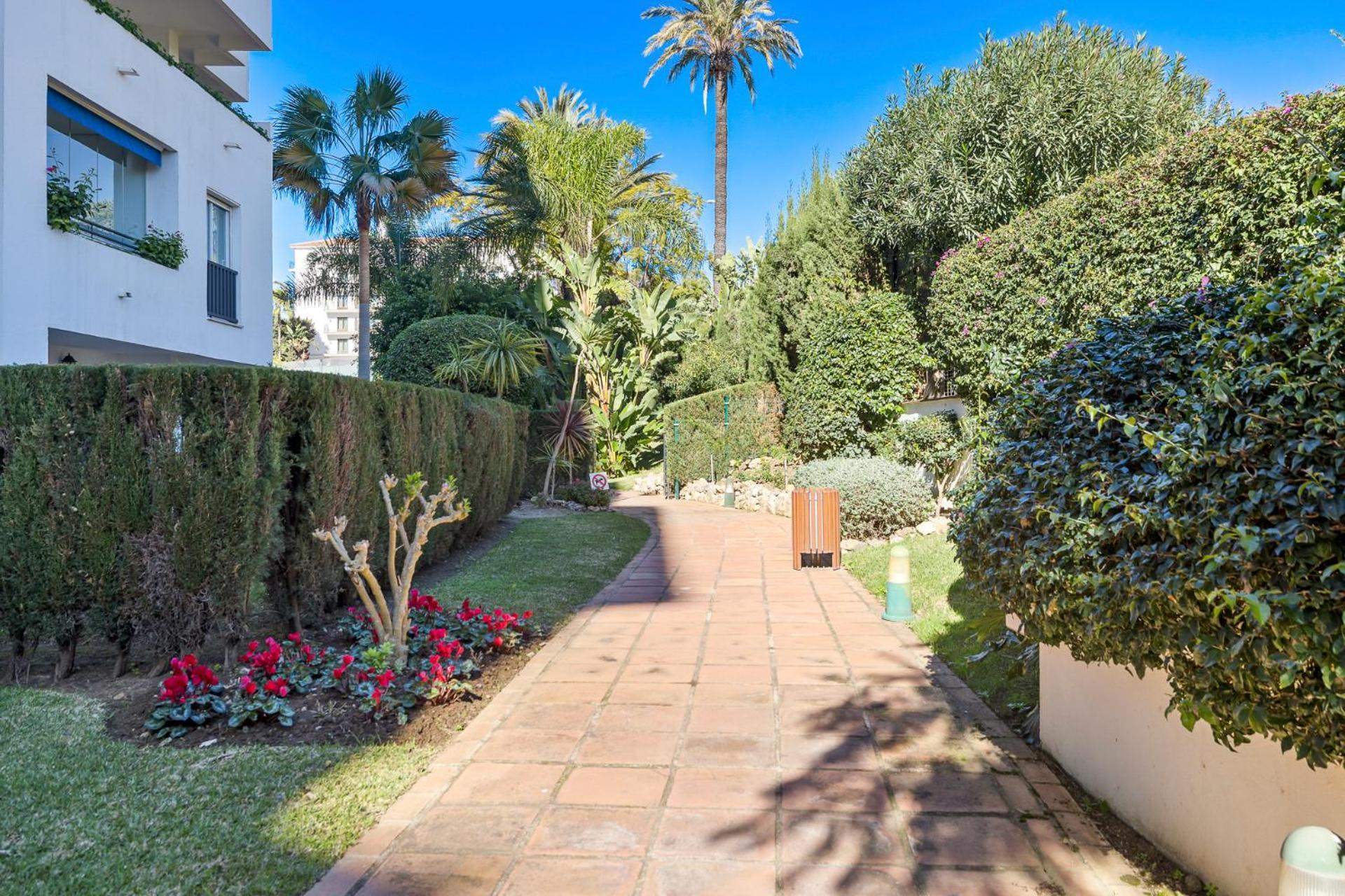 2 Bedroom Apartment in Medina Garden - Puerto Banús Marbella Exterior foto