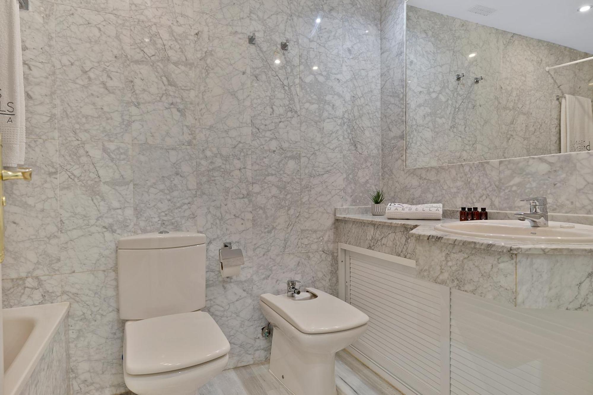 2 Bedroom Apartment in Medina Garden - Puerto Banús Marbella Exterior foto